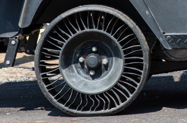 Michelin Utility Cart Tweel Close-up